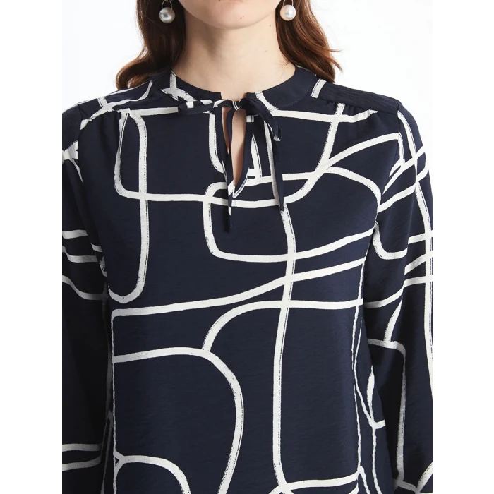 LCWAIKIKI Classic Lacivert Bağlamalı Yaka Desenli Kadın Bluz