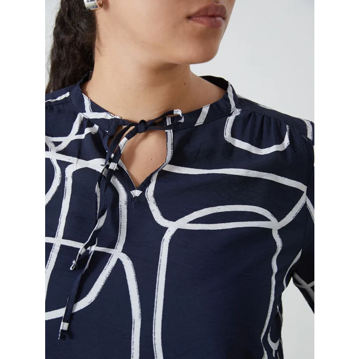LCWAIKIKI Classic Lacivert Bağlamalı Yaka Desenli Kadın Bluz