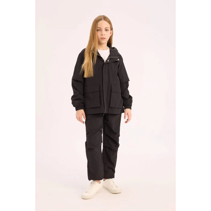 Defacto D6934 Siyah Kız Çocuk Su İtici Kapüşonlu Fermuarlı Çıtçıt Kapamalı Cepli Yağmurluk