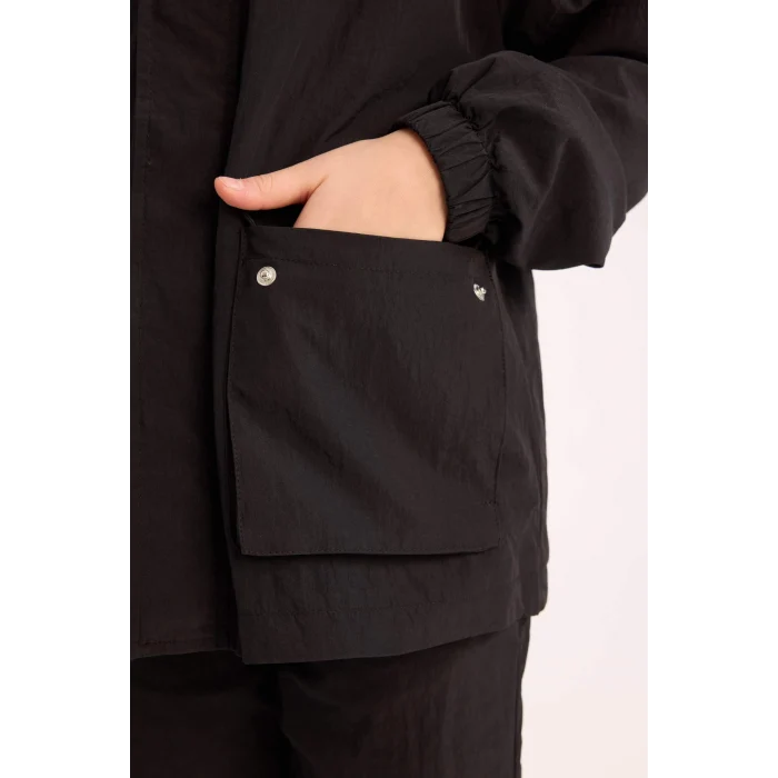 Defacto D6934 Siyah Kız Çocuk Su İtici Kapüşonlu Fermuarlı Çıtçıt Kapamalı Cepli Yağmurluk