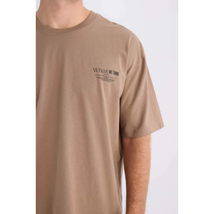 Defacto D5510 Kahve Oversize Geniş Kalıp Bisiklet Yaka Sırt Baskılı Kısa Kollu Tişört