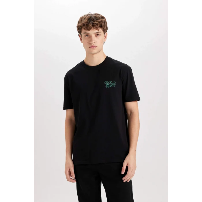 Defacto D5467 Siyah Rick and Morty Regular Fit Bisiklet Yaka Sırt Baskılı Kısa Kollu Tişört