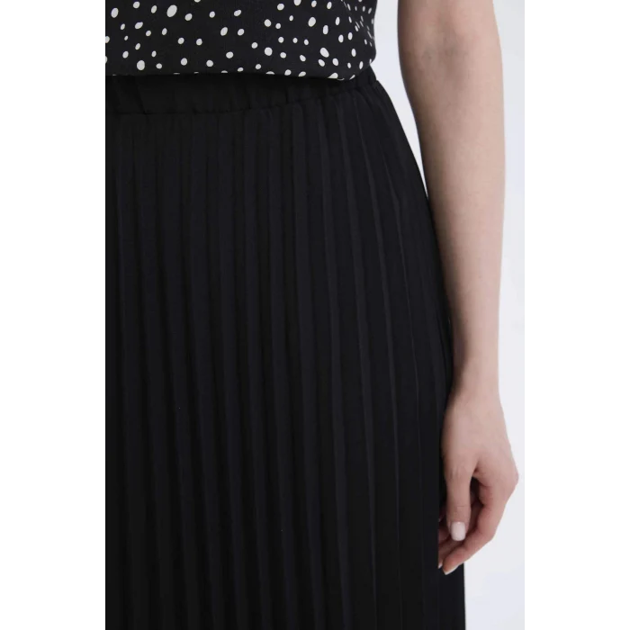 Defacto B9014 Siyah Esnek Belli Basic Düz Pilise Aerobin Midi Etek