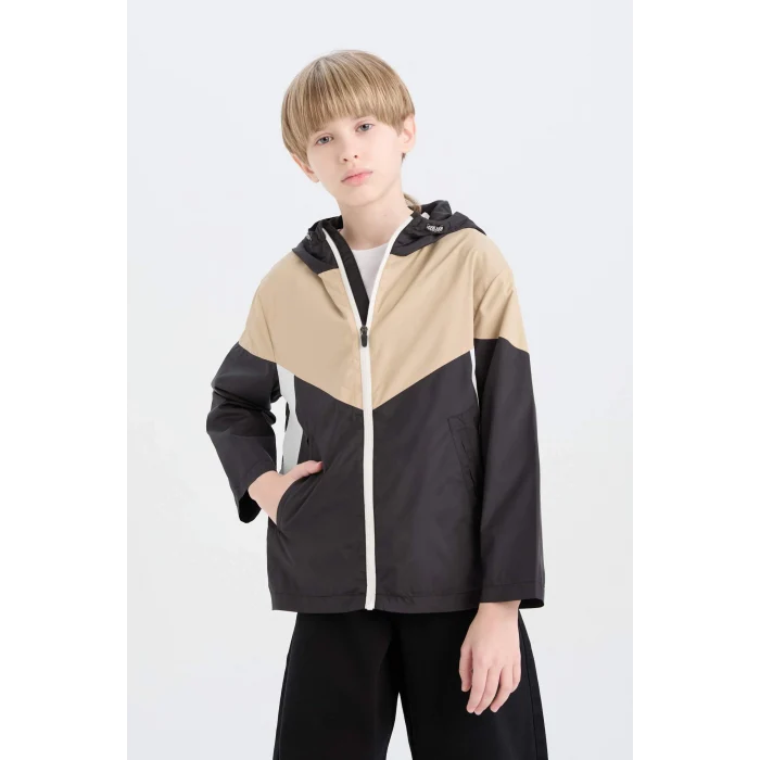 Defacto D5921 Siyah Erkek Çocuk Su İtici Kapüşonlu Fermuarlı Cepli Yağmurluk