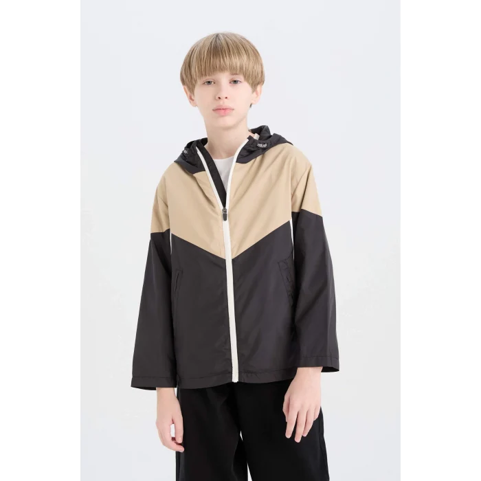 Defacto D5921 Siyah Erkek Çocuk Su İtici Kapüşonlu Fermuarlı Cepli Yağmurluk