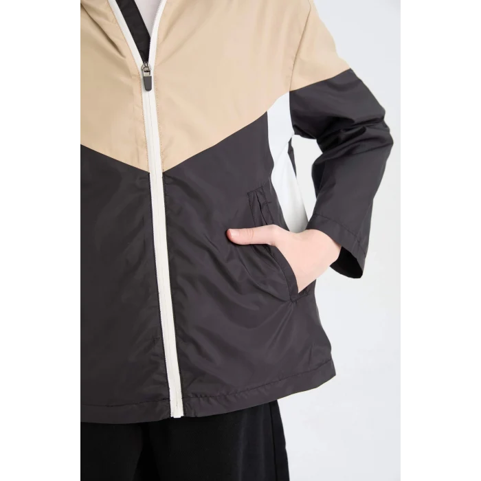 Defacto D5921 Siyah Erkek Çocuk Su İtici Kapüşonlu Fermuarlı Cepli Yağmurluk