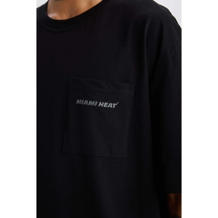 Defacto E0067 Siyah DeFactoFit NBA Miami Heat Oversize Geniş Kalıp Bisiklet Yaka Kısa Kollu Tişört