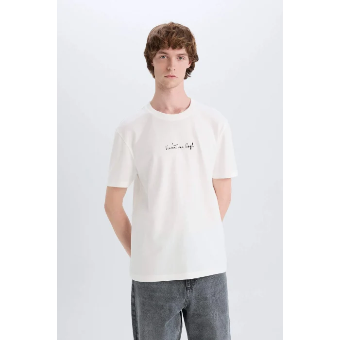 Defacto D5474 Ekru Van Gogh Regular Fit Bisiklet Yaka Sırt Baskılı Kısa Kollu Tişört