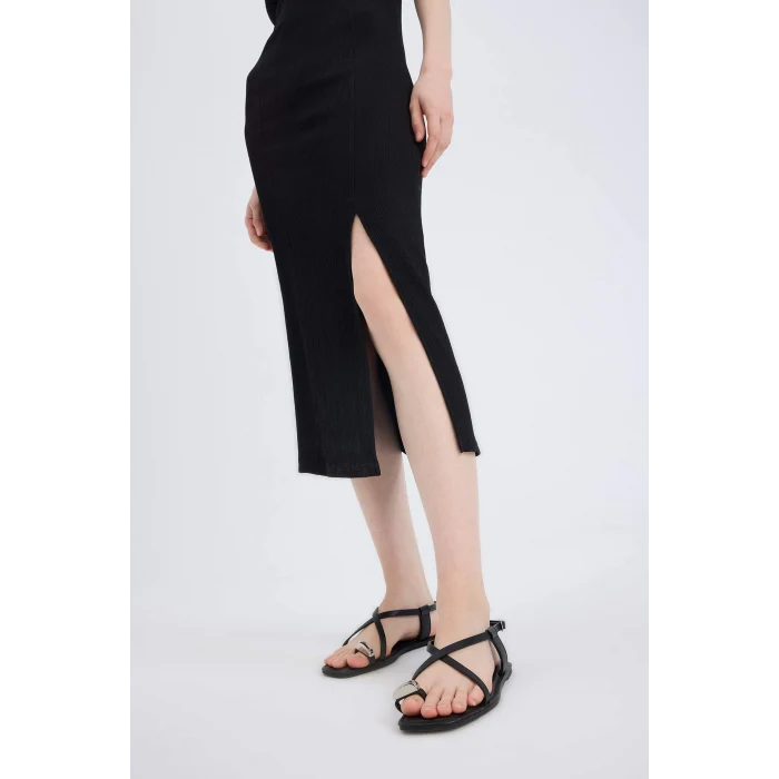 Defacto E0885 Siyah Bodycon Vücudu Saran Kare Yaka Yırtmaçlı Basic Düz Bürümcük Yarım Kol Siyah Midi Elbise