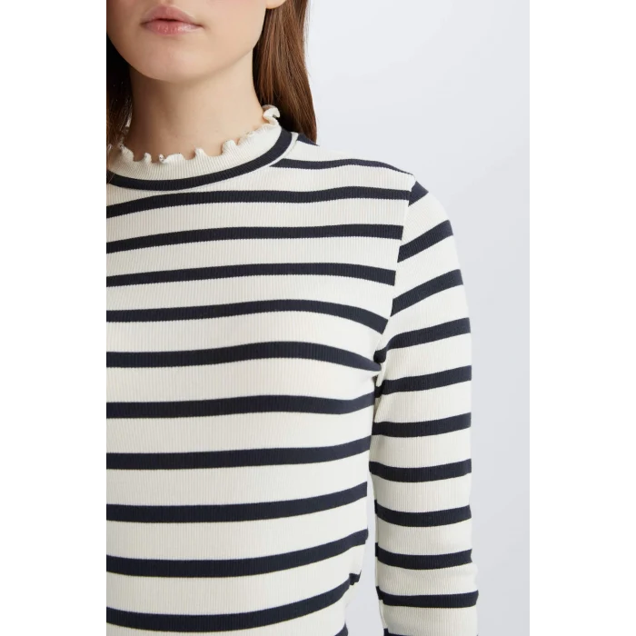 Defacto C5403 Lacivert Yarım Balıkçı Yaka Çizgili Uzun Kollu Tişört