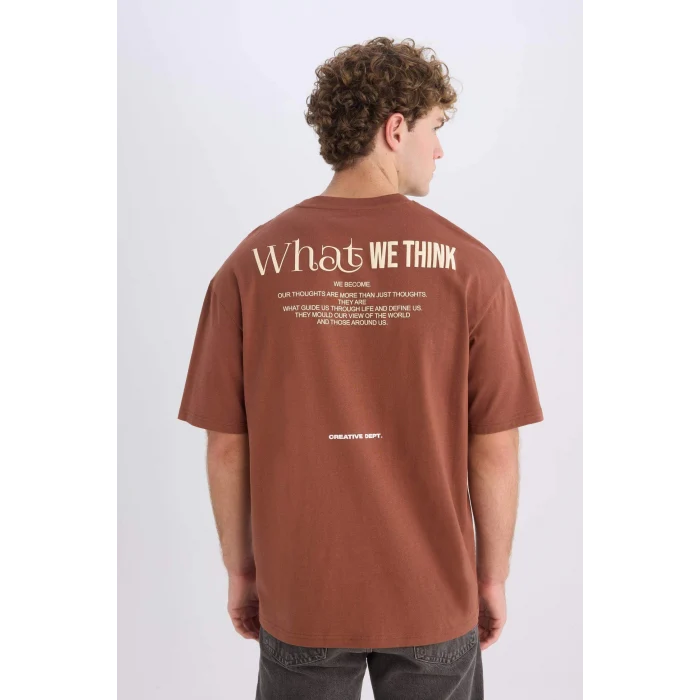 Defacto D5159 Kahve Boxy Fit Bisiklet Yaka Sırt Baskılı Kısa Kollu Tişört