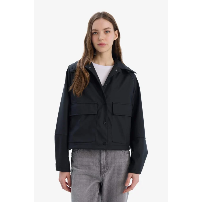 Defacto D5751 Siyah Su İtici Kapüşon Detaylı Gömlek Yaka Kauçuk Görünümlü Yağmurluk