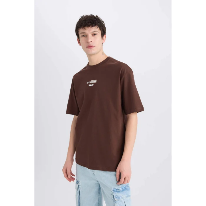 Defacto D6778 Kahve Attack on Titan Boxy Fit Bisiklet Yaka Sırt Baskılı Kısa Kollu Tişört
