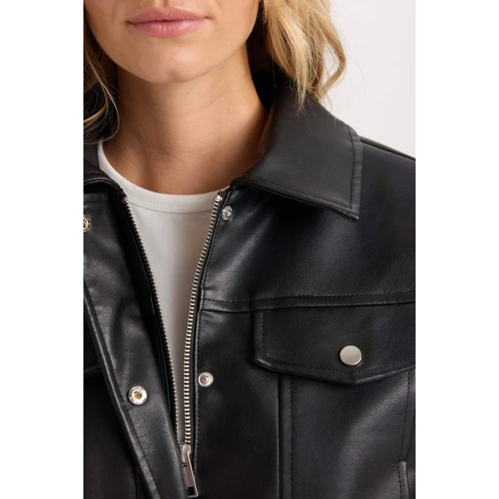 Defacto D5774 Siyah Su İtici Suni Deri Mont Polo Yaka Cepli Fermuarlı Çıtçıtlı