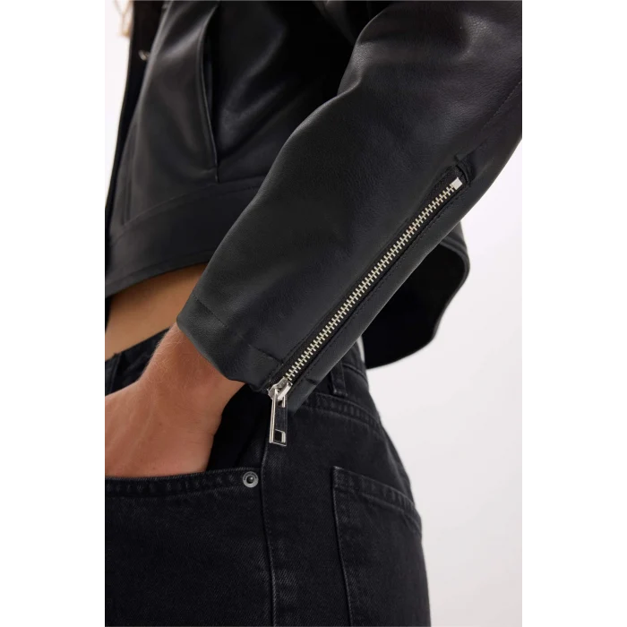 Defacto D5774 Siyah Su İtici Suni Deri Mont Polo Yaka Cepli Fermuarlı Çıtçıtlı