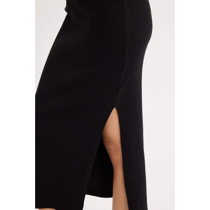 Defacto E2247 Siyah Fitted Vücudu Saran Yırtmaçlı Basic Düz Fitilli Kaşkorse Siyah Midi Etek