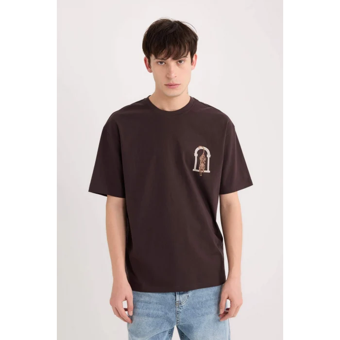 Defacto D9345 Kahve Boxy Fit Bisiklet Yaka Sırt Baskılı Kısa Kollu Tişört