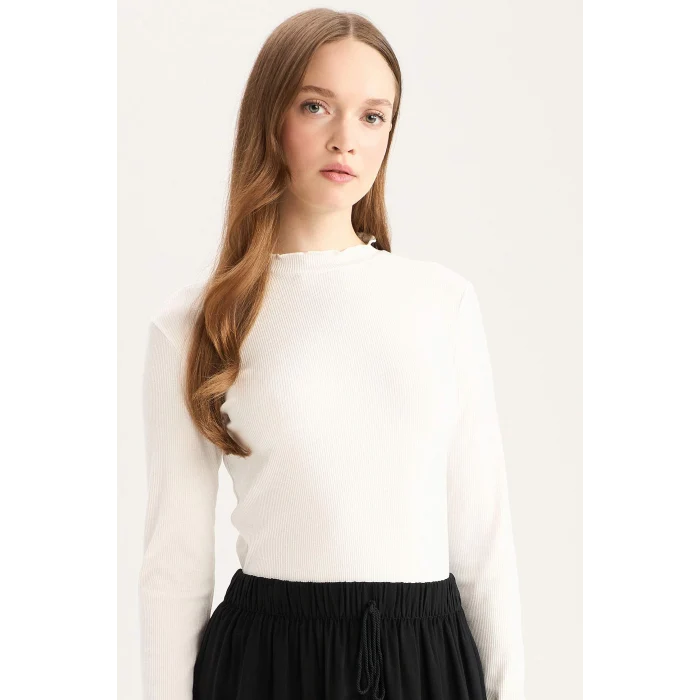 Defacto B2389 Ekru Yarım Balıkçı Yaka Fitilli Kaşkorse Uzun Kollu Tişört