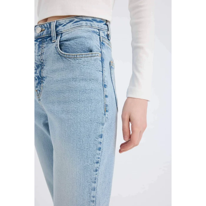 Defacto D7981 Mavi Mary Vintage Straight Fit Yüksek Bel Düz Paça Jean Kar Yıkamalı Pantolon