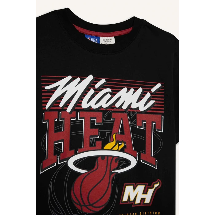 Defacto D9546 Siyah Erkek Çocuk NBA Miami Heat Bisiklet Yaka Kısa Kollu Tişört