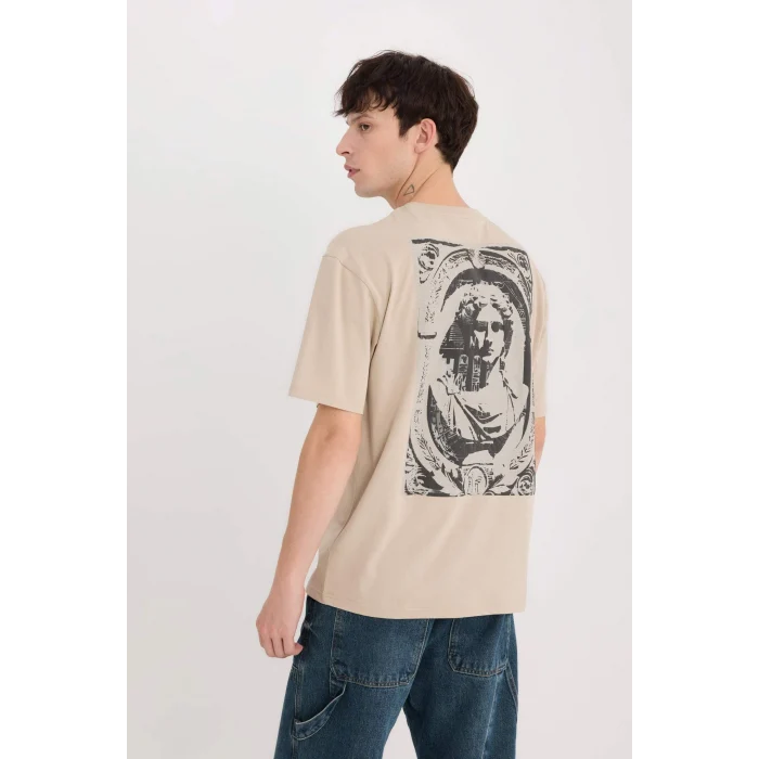 Defacto E1486 Bej Boxy Fit Bisiklet Yaka Sırt Baskılı Kısa Kollu Tişört