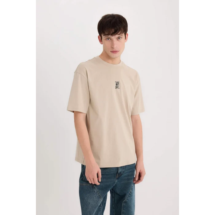 Defacto E1486 Bej Boxy Fit Bisiklet Yaka Sırt Baskılı Kısa Kollu Tişört
