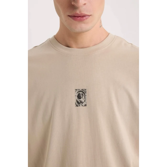 Defacto E1486 Bej Boxy Fit Bisiklet Yaka Sırt Baskılı Kısa Kollu Tişört