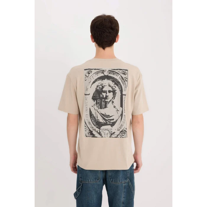 Defacto E1486 Bej Boxy Fit Bisiklet Yaka Sırt Baskılı Kısa Kollu Tişört