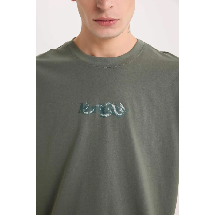 Defacto D9346 Yeşil Oversize Geniş Kalıp Bisiklet Yaka Sırt Baskılı Kısa Kollu Tişört