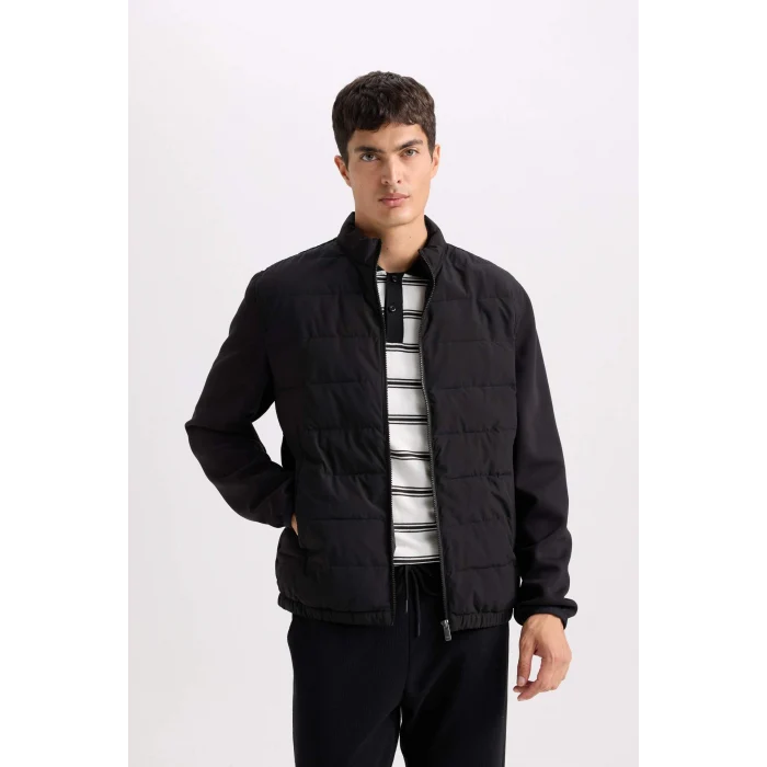 Defacto D7532 Siyah Slim Fit Dar Kesim Dik Yaka Lastikli ve Fermuarlı Su Geçirmez Mont