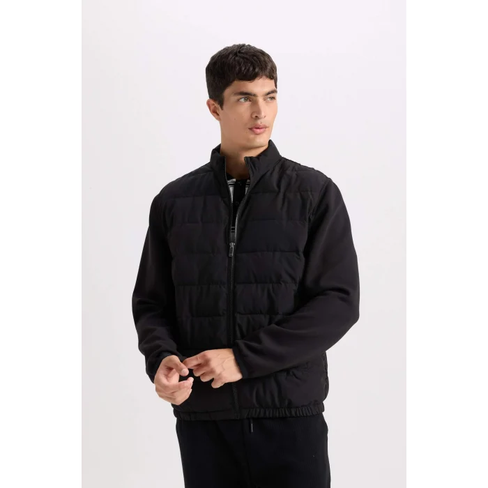 Defacto D7532 Siyah Slim Fit Dar Kesim Dik Yaka Lastikli ve Fermuarlı Su Geçirmez Mont