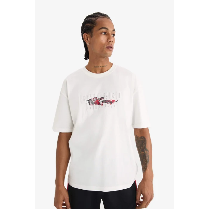 Defacto E0071 Ekru DeFactoFit NBA Chicago Bulls Oversize Geniş Kalıp Bisiklet Yaka Kısa Kollu Tişört