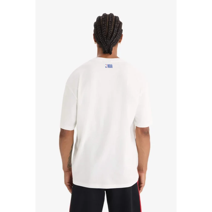 Defacto E0071 Ekru DeFactoFit NBA Chicago Bulls Oversize Geniş Kalıp Bisiklet Yaka Kısa Kollu Tişört