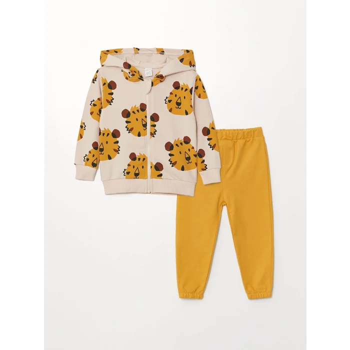 LCW baby BEJ Kapüşonlu Uzun Kollu Baskılı Erkek Bebek Hırka ve Pantolon 2li Takım