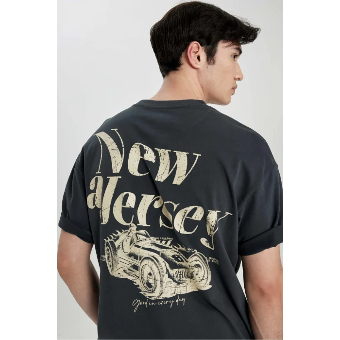 Defacto B4650 Antrasit Comfort Regular Fit Rahat Kalıp Bisiklet Yaka Sırt Baskılı Kısa Kollu Tişört