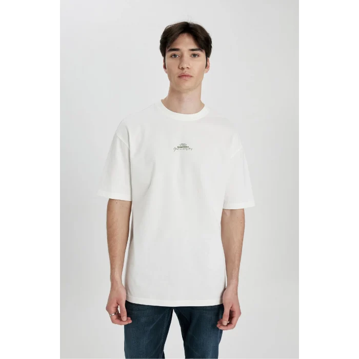 Defacto B4650 Ekru Comfort Regular Fit Rahat Kalıp Bisiklet Yaka Sırt Baskılı Kısa Kollu Tişört