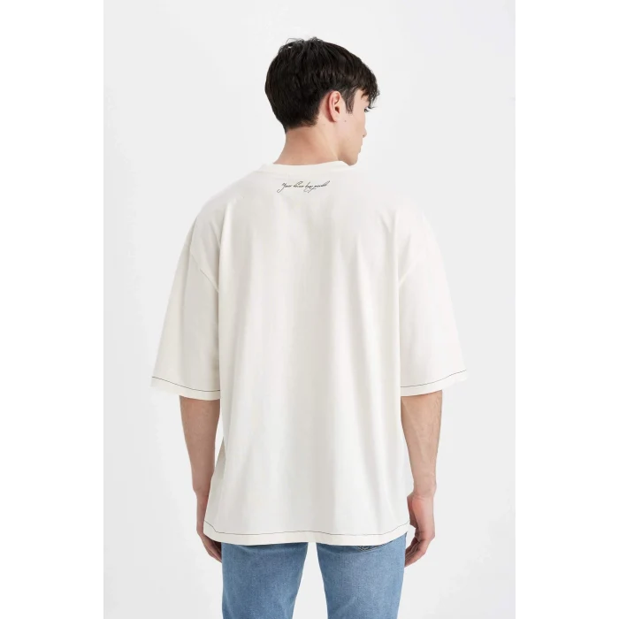Defacto C2732 Ekru Loose Fit Bisiklet Yaka Sırt Baskılı Kısa Kollu Tişört