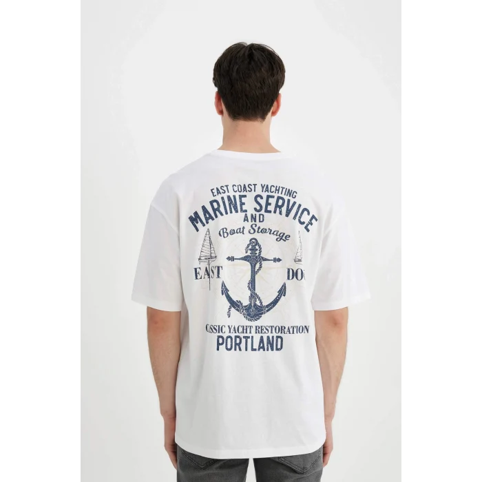 Defacto C4081 Beyaz Comfort Regular Fit Rahat Kalıp Bisiklet Yaka Sırt Baskılı Kısa Kollu Tişört