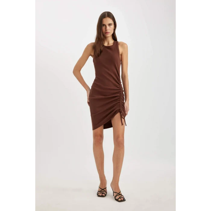 Defacto B9613 Kahve Bodycon Vücudu Saran Yuvarlak Yaka Fitilli Kaşkorse Kolsuz Mini Elbise