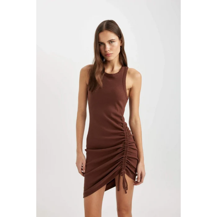 Defacto B9613 Kahve Bodycon Vücudu Saran Yuvarlak Yaka Fitilli Kaşkorse Kolsuz Mini Elbise