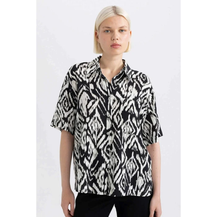 Defacto C8731 Siyah Oversize Geniş Kalıp Desenli Kısa Kollu Gömlek