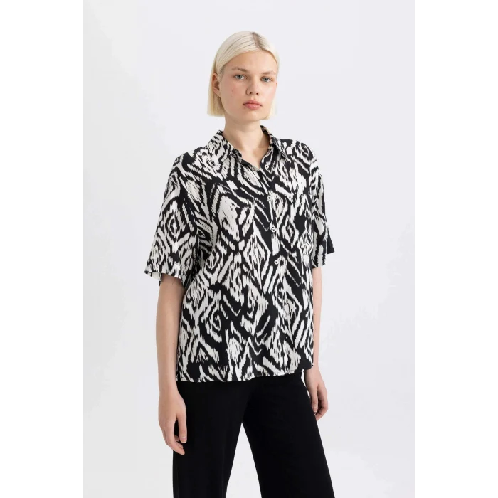 Defacto C8731 Siyah Oversize Geniş Kalıp Desenli Kısa Kollu Gömlek