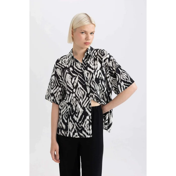 Defacto C8731 Siyah Oversize Geniş Kalıp Desenli Kısa Kollu Gömlek