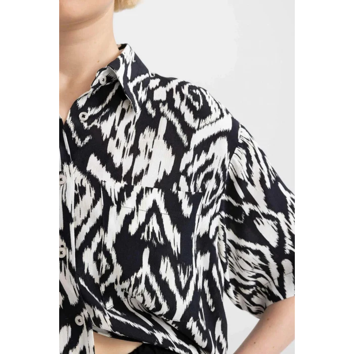 Defacto C8731 Siyah Oversize Geniş Kalıp Desenli Kısa Kollu Gömlek