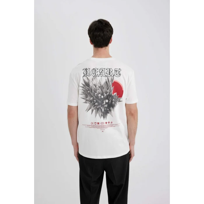 Defacto C3466 Ekru Regular Fit Bisiklet Yaka Sırt Baskılı Kısa Kollu Tişört