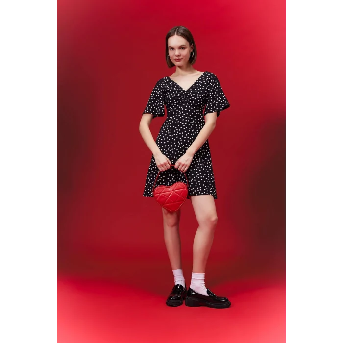 Defacto B0127 Siyah V Yaka Puantiyeli Maroken Mini Kısa Kollu Elbise