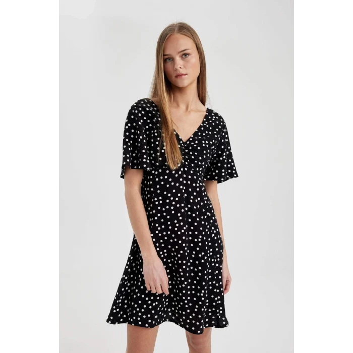 Defacto B0127 Siyah V Yaka Puantiyeli Maroken Mini Kısa Kollu Elbise
