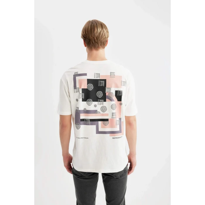 Defacto B4369 Ekru Comfort Regular Fit Rahat Kalıp Bisiklet Yaka Sırt Baskılı Kısa Kollu Tişört