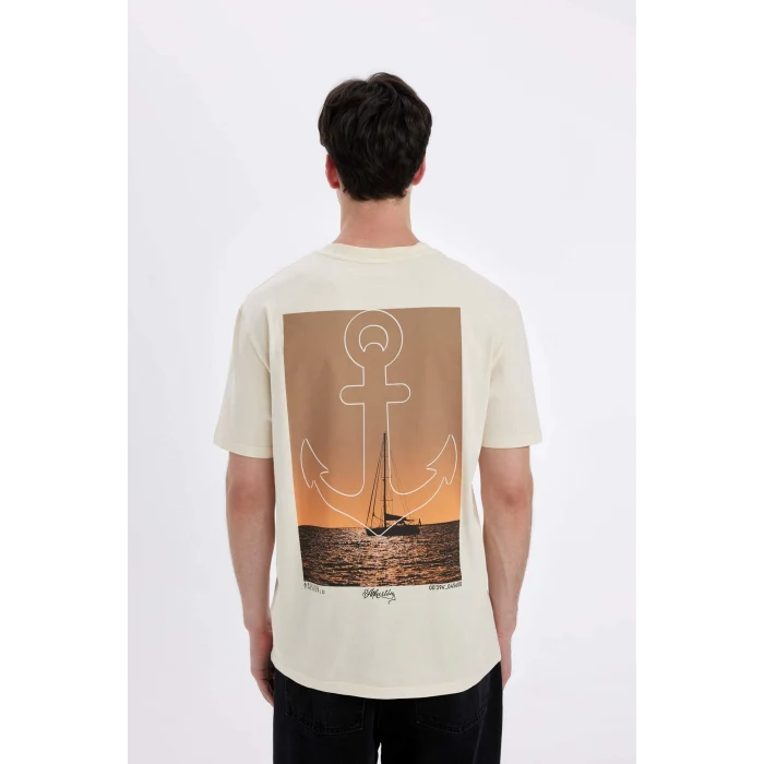 Defacto C6241 Bej Regular Fit Bisiklet Yaka Sırt Baskılı Kısa Kollu Tişört