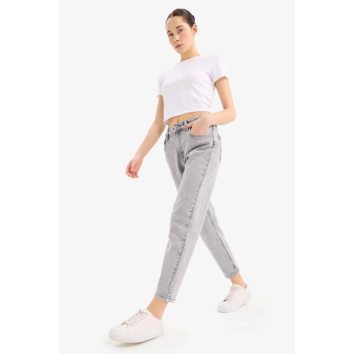 Defacto D7947 Gri Lina Comfort Mom Normal Bel Düz Paça Jean Kar Yıkamalı Pantolon